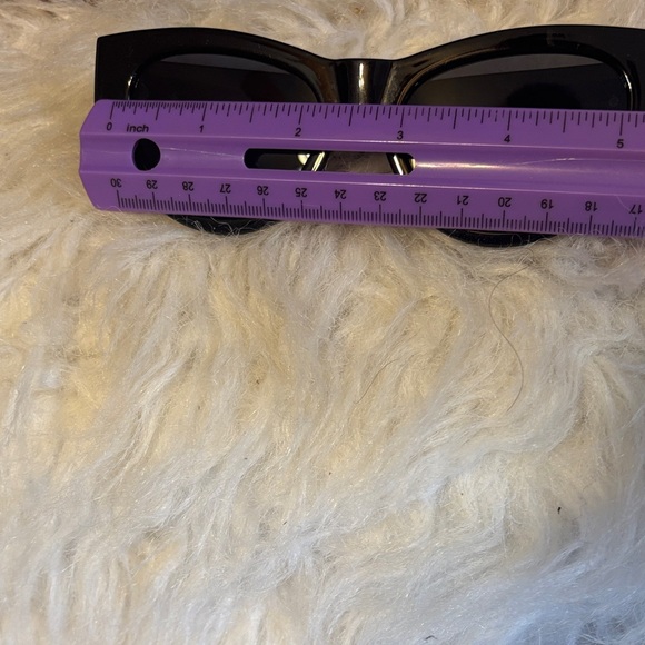 Elegant Black and Burgundy Sunglasses main image 12